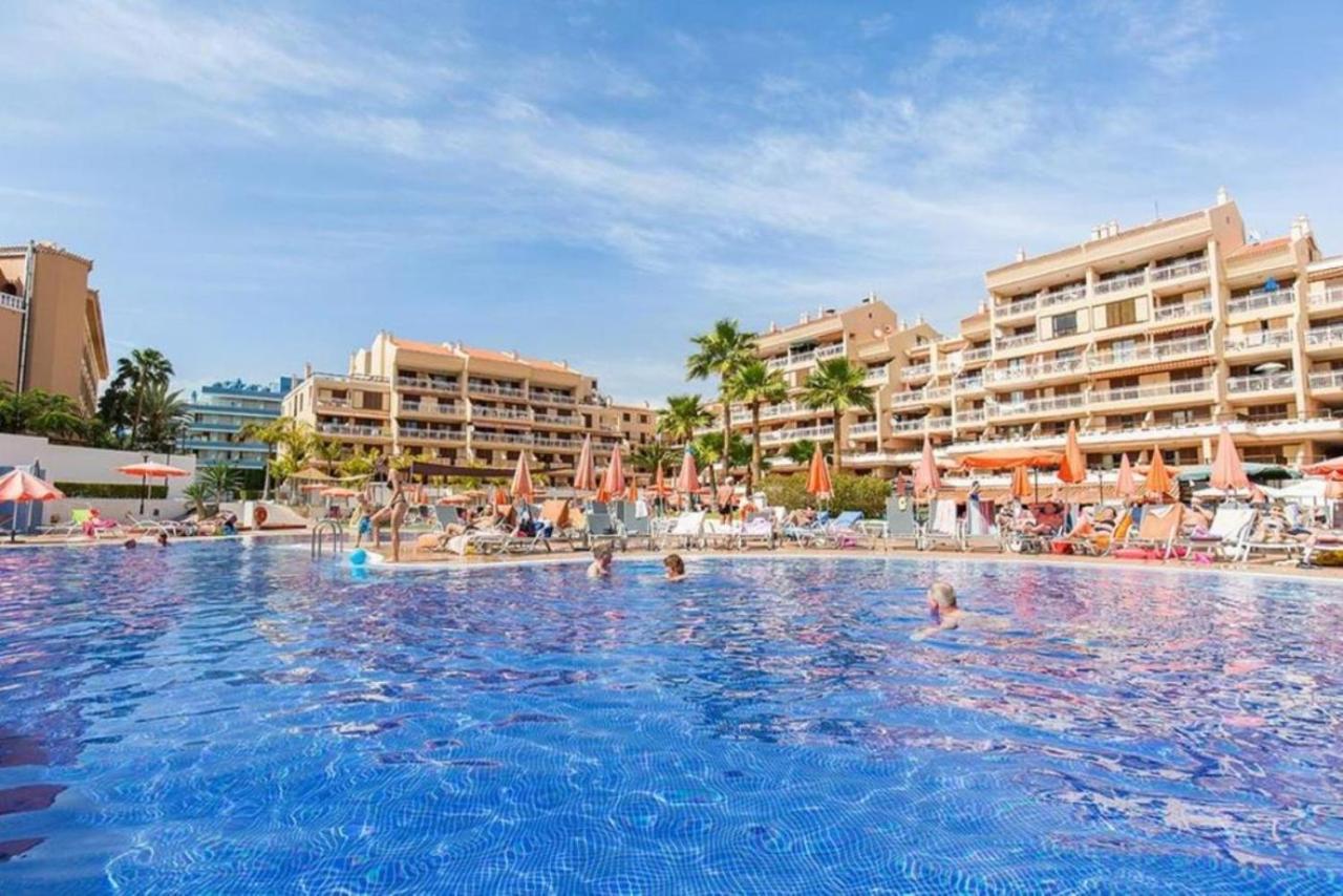Two Bedroom Apartment In Beachfront Complex With Pool In Playa De Las Americas. Eksteriør billede